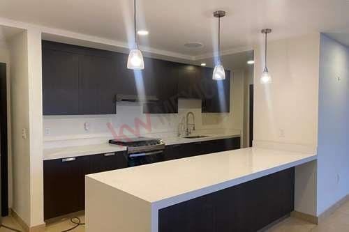 Imagen 11 de 25 de Última Oportunidad De Vivir En Nivel 10 Amplio Y Equipado Departamento En Venta En Zona Exclusiva.