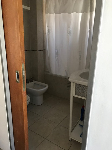 Departamento En Alquiler En Banfield Este