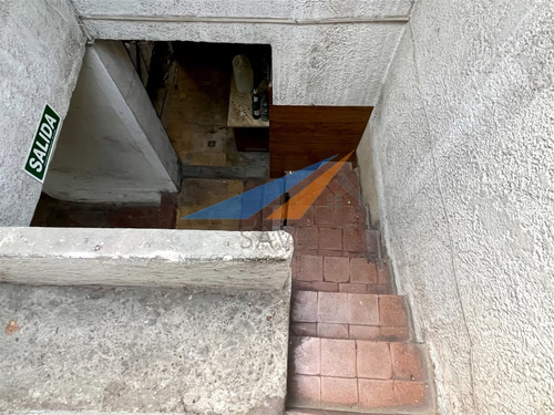 Imagen 13 de 20 de Venta Local - Depósito - Galpón En Aguada. Entrepiso. Sótano. Trifásica. 180 M²!