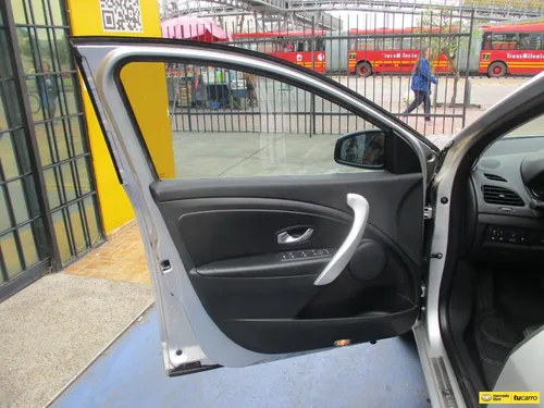 Renault Fluence PRIVILEGE 2000CC AT AA