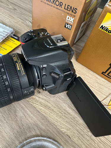 Cámara Nikon D5500 + Lente Zoom 18x140 + Accesorios Negro (Usado)