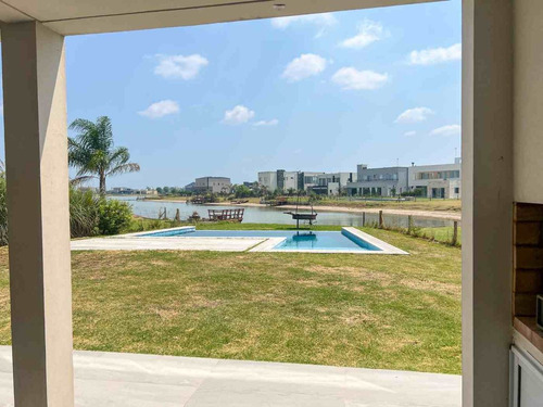 6 Ambientes Piscina A La Laguna