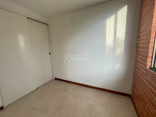 Apartamento En Arriendo En Loma Del Escobero. Cod A776171