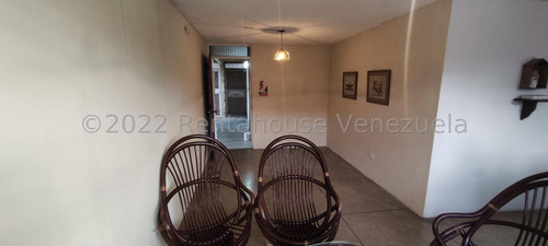  Sp  Apartamento Semi-amoblado  En  Venta En  Lamora Cabudare  Lara, Venezuela. 4 Dormitorios  2 Baños  102 M² 