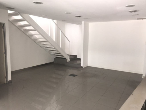 2 Niveles + Estac. Av. Padre Hurtado Nte. / Hualtatas