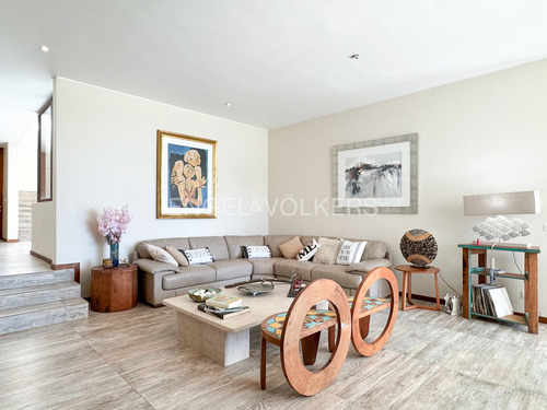 Gran Casa De 5 Dormitorios En Marbella