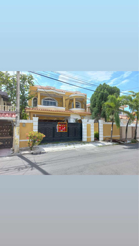 Venta De Casa En Los Corales Del Sur Santo Domingo