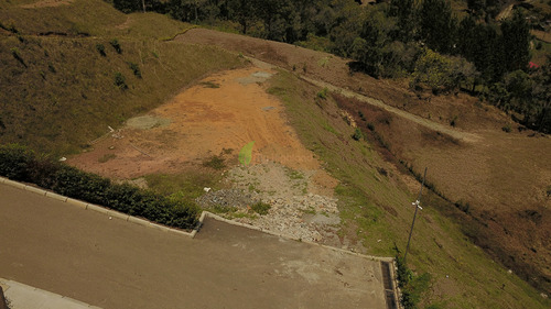 Lote De 2.500 M² Sector Aeropuerto En Parcelación