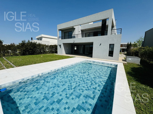 Casa En Venta Al Lago En El Canton - Golf, Escobar.