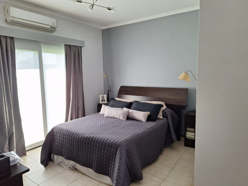 Alquiler Anual Impecable Casa En Barrio Cerrado