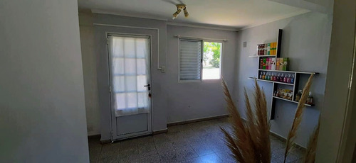 Imagen 2 de 13 de Casa 2 Dorm, Con Local Comercial En Franck
