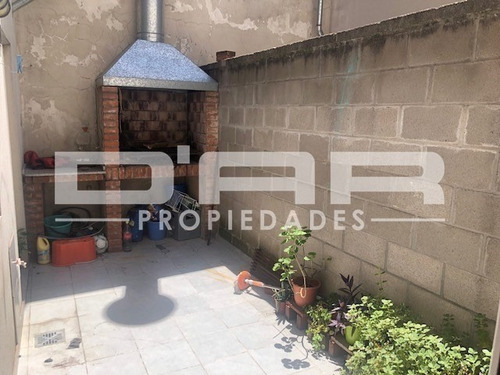 Imagen 2 de 7 de 1 Amb Planta Baja Con Patio, Parrilla Y Cochera Incluida! ***bajas Expensas***