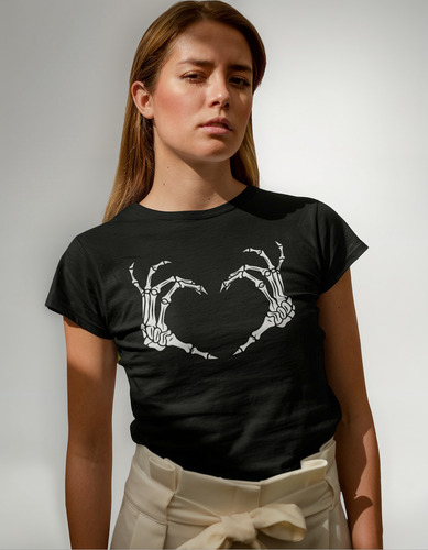 Playera Negra Estampado Esqueleto Love Manos Unisex Y Dama