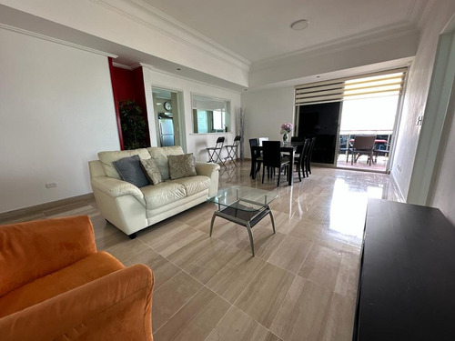 Vendo Hermoso Apartamento Amueblado Vista Al Mar Y A La Ciudad Desde La Terraza, De 149 Mts2 En Malecón Center