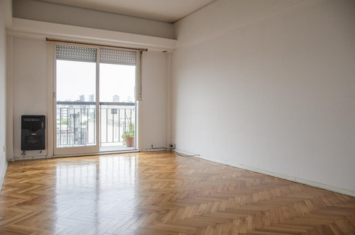 Imagen 10 de 14 de Departamento En Venta De 2 Ambientes Amplios - Ubicado En El Barrio De Villa Crespo!