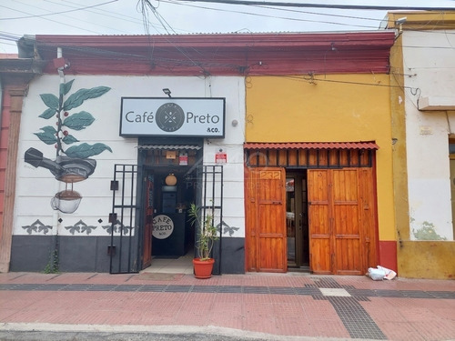 Oficina Ubicada En Pleno Centro De La Serena