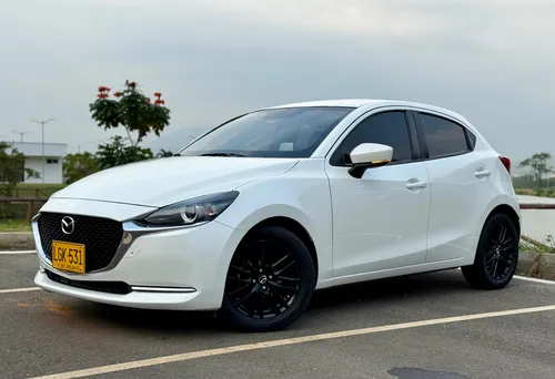Mazda 2 1.5 Grand Touring Lx blindaje 2