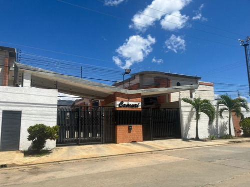 Exclusivo Townhouse Semiamoblado En Urb Manantial, Naguanagua. Residencia  Macuri Tha-rm