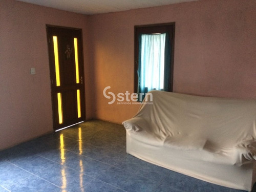Casa 3 Dormitorios 2 Baños En Barrio La Fortuna- Ref: 1067