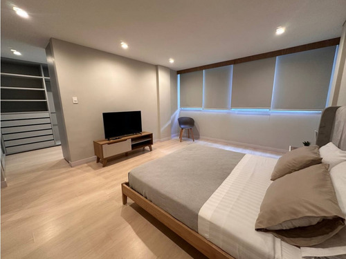 Apartamento En Venta Remodelado En Altamira Con Balcón