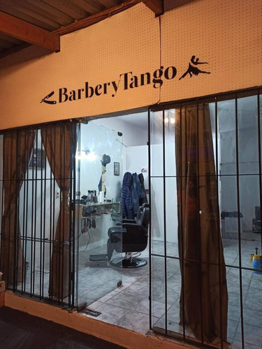 Casa Un Dormitorio Con Locales .