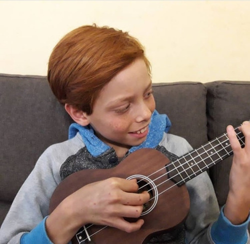 Imagen 4 de 8 de Clases De Guitarra, Ukelele, Bajo. Cursos Todo El Año