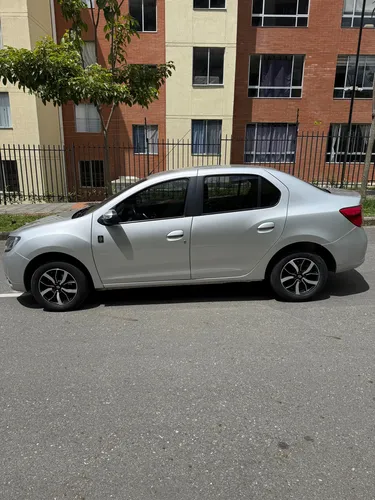 Renault Logan 1.6 Privilege / Intens