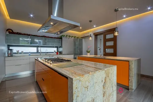 Casa De Lujo Con Alberca En Venta Zona Andares