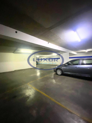 Cercano A Metro Manquehue 2 Estacionamientos + Bodega