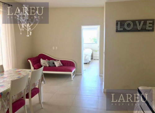 Departamento De 2 Ambientes En Venta - Condominio Civis