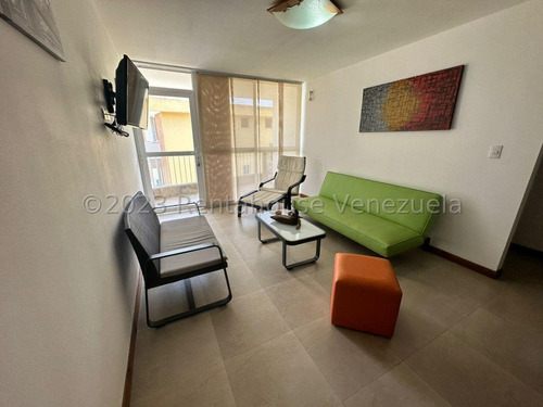 Apartamento En Venta - Higuerote - Mls #24-6798 Jg