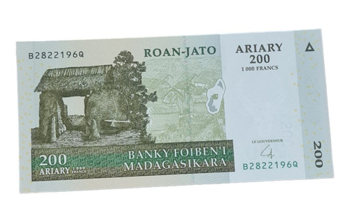 Billetes Mundiales : Madagascar 200 Ariary 2004 Africa
