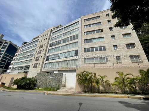 Lujoso Penthouse Ubicado En Zona Privilegiada De Caracas Mls #24-3977