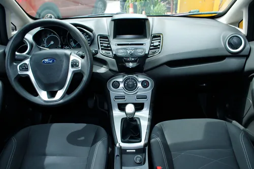 Ford Fiesta 1.6 Sportback Se Mecánico