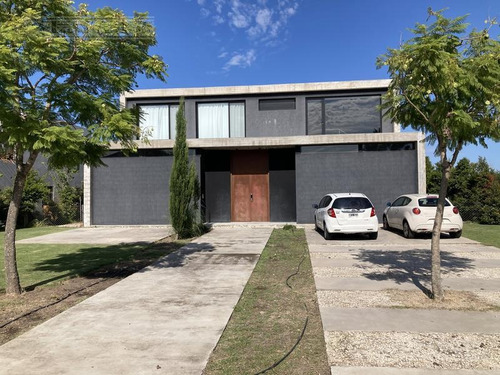 Imagen 2 de 21 de Venta Casa Al Agua - Lagos Del Golf- Nordelta