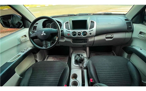 Imagem 3 de 5 de Mitsubishi L200 Triton 2.4 Hls 4x2 Cd 16v Flex 4p Manual
