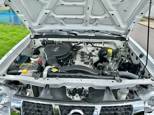 Nissan Frontier Np300 2.4 Mt 4x2 Estacas