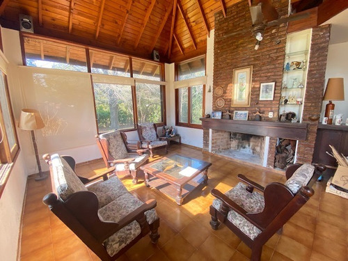 Imagen 10 de 14 de Retasada! Venta Casa En La Martona 6 Ambientes Sobre 2 Lotes