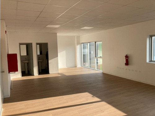 Arriendo Bodega Nueva C/of De 338 M2 En P. Industrial