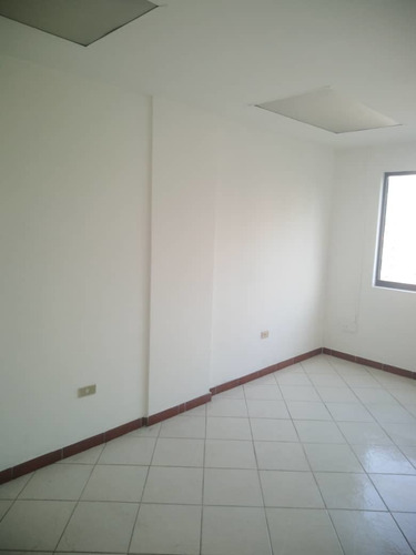 Imagen 2 de 11 de En Venta Oficina En El Cc Paseo Parral, Lemof-015 Rc-ka