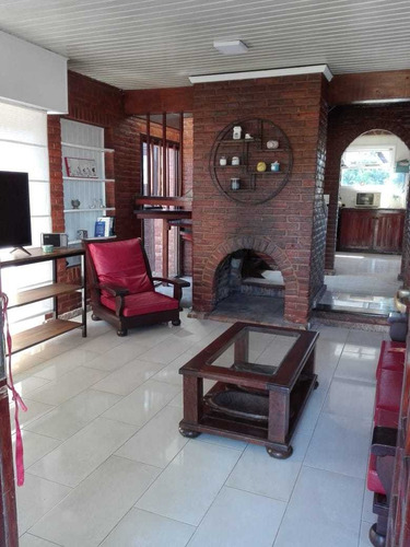 Imagen 7 de 14 de Alquilo En Pinamar Por Semana O Quincena Casa Para 8 Personas Con Pileta A Tres Cuadras Del Mar! (disponible Febrero 1era Quincena Y Marzo )