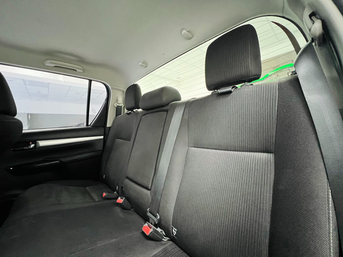 Toyota Hilux Pick-up 2.8 Cd Srv 177cv 4x4