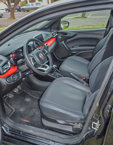 Imagen 8 de 16 de Fiat Argo Hgt 1.8 2017