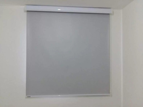Cortina Rolo Blackout 1,70 L X 2,20 A Com Bando