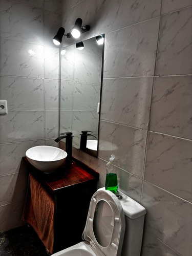 Oportunidad! Vendo Casa Ph Al Frente Totalmente Independiente, Reciclada De 3 Dormitorios, Lavadero Y Amplia Terraza En Azotea, A Pocas Cuadras De Nuevo Centro Shopping.