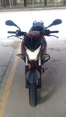 Bajaj Rouser 200ns