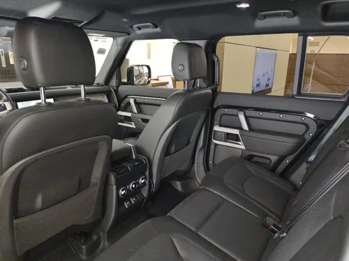 Land Rover Defender 110 Se P400 2024