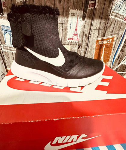 Nike Tanjun Hi Niño (Usado)