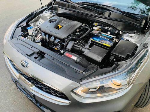 Imagen 15 de 15 de Kia Forte 2.0 Hb Ex Mt 2020