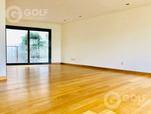 Vendo O Alquilo Apartamento De 3 Dormitorios, Servicio Completo, Garaje Para 3 Autos, Punta Gorda